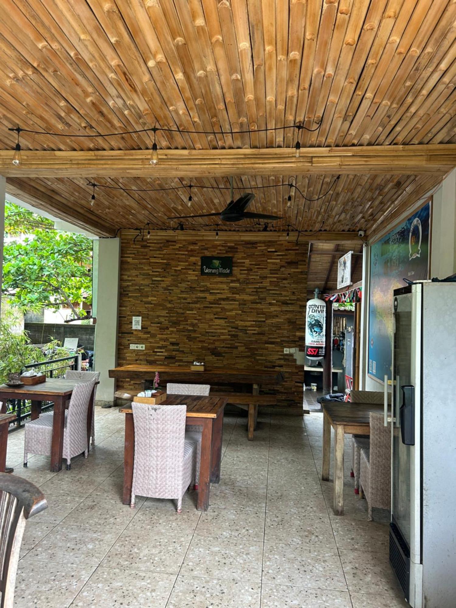 Blue Waves Hostel Amed Ambat Buitenkant foto