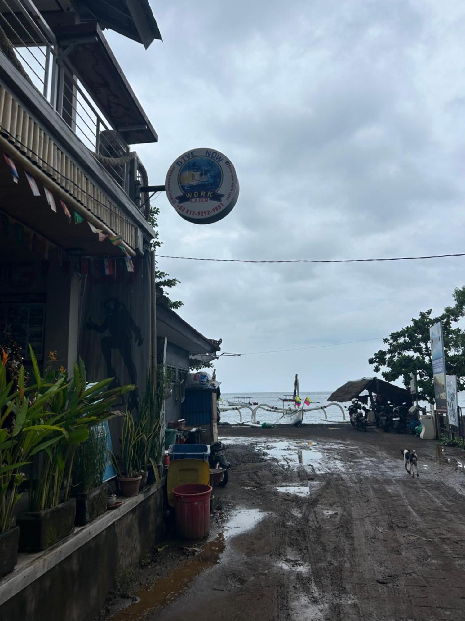 Blue Waves Hostel Amed Ambat Buitenkant foto
