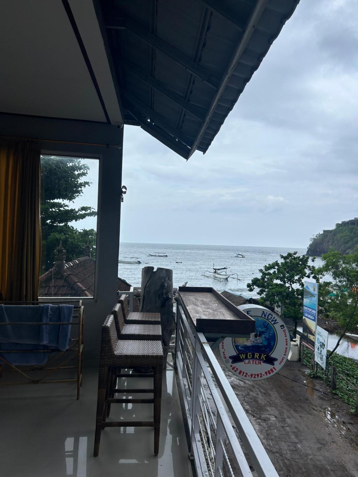 Blue Waves Hostel Amed Ambat Buitenkant foto
