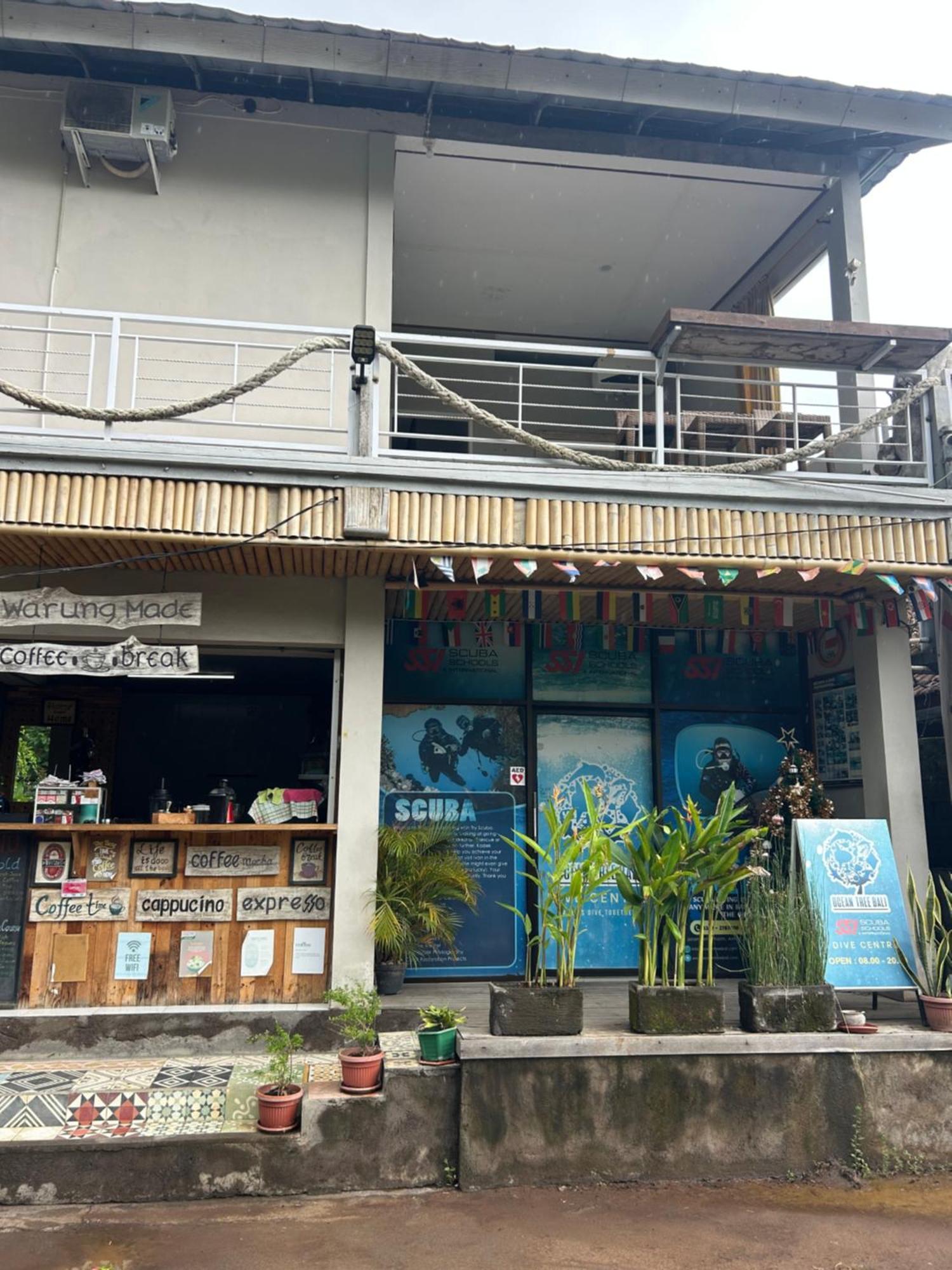 Blue Waves Hostel Amed Ambat Buitenkant foto