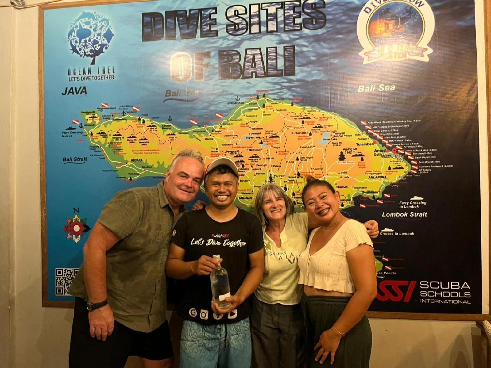 Blue Waves Hostel Amed Ambat Buitenkant foto
